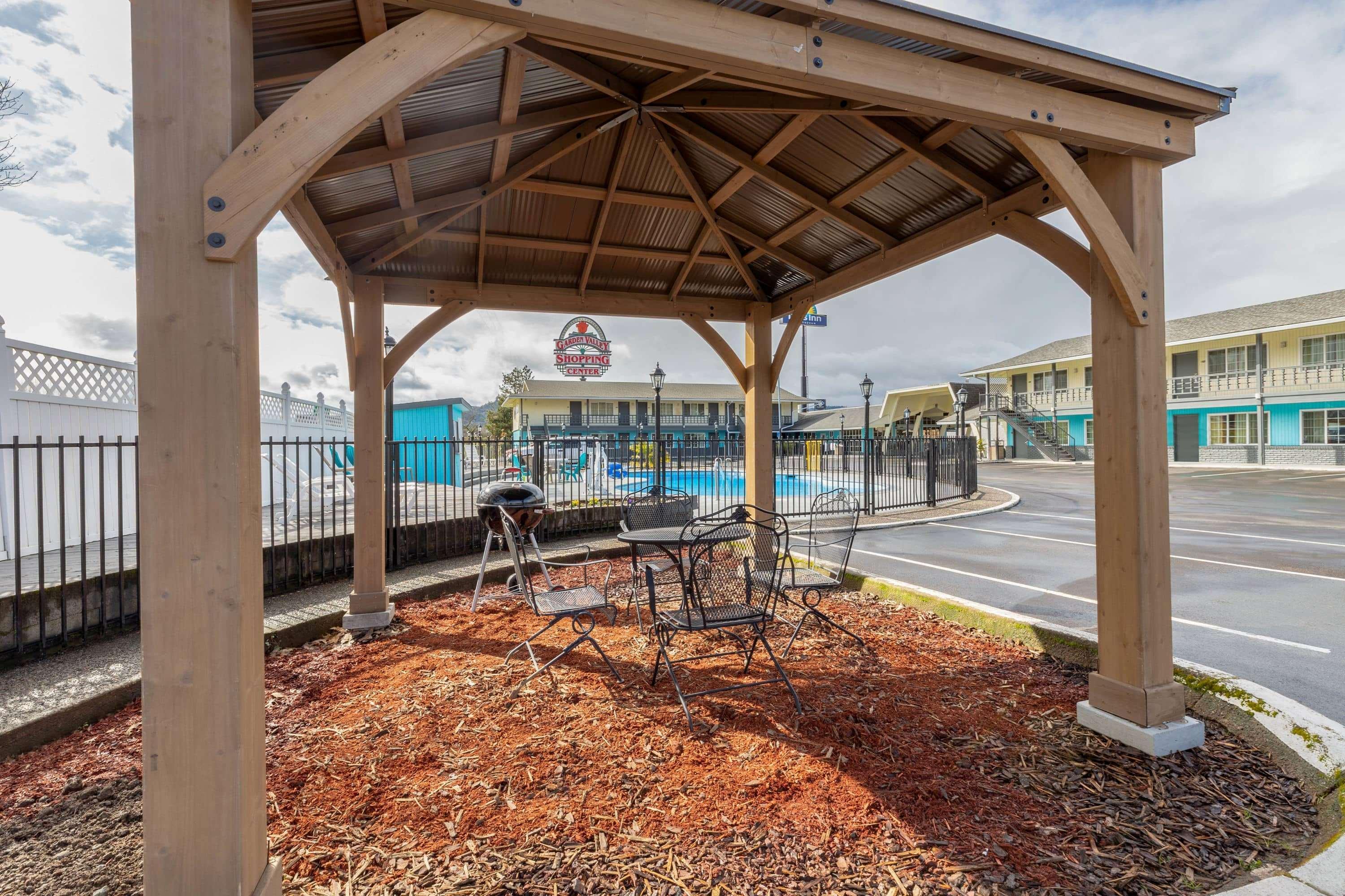 Rosewood Inn & Suites Roseburg Exteriér fotografie