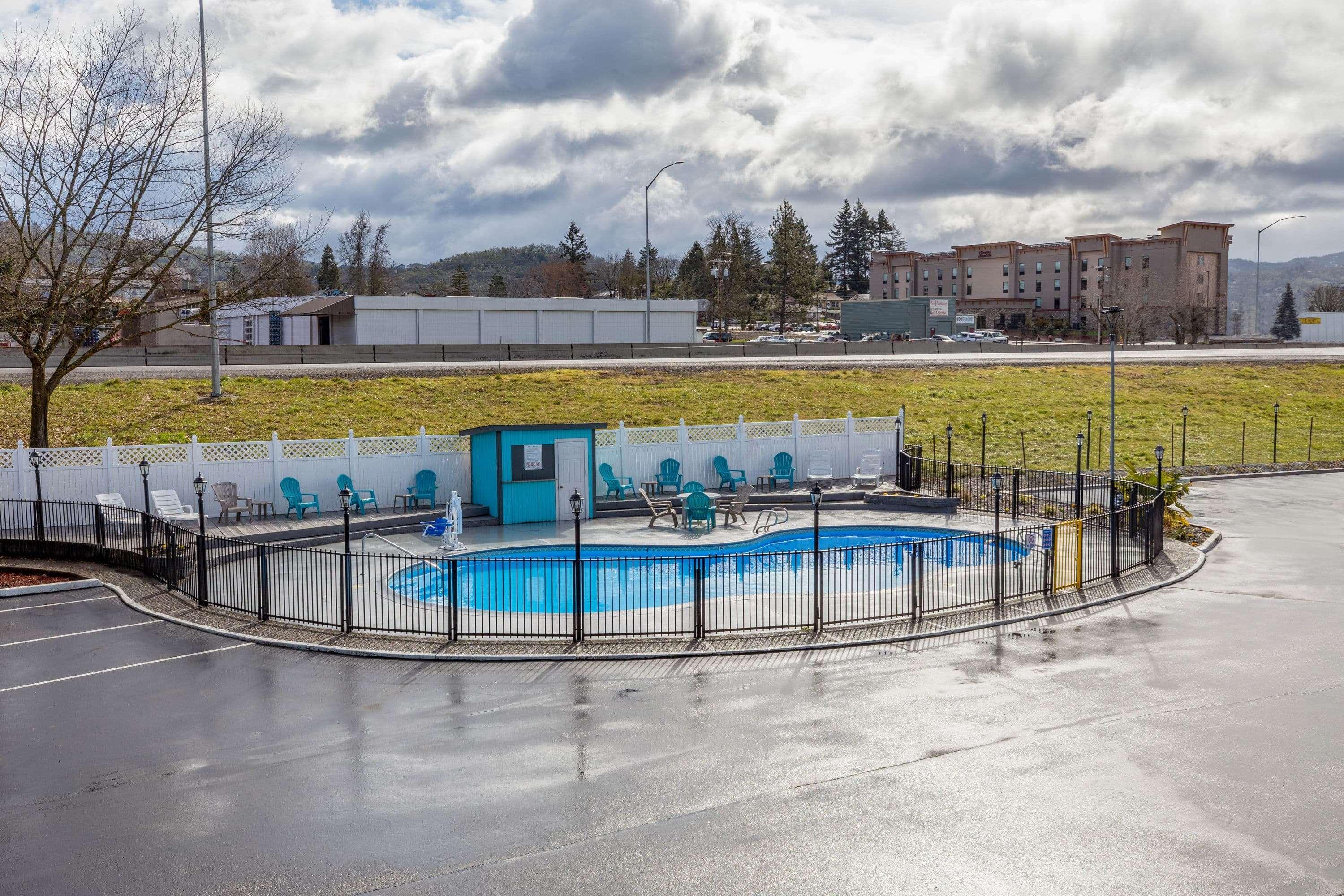 Rosewood Inn & Suites Roseburg Exteriér fotografie