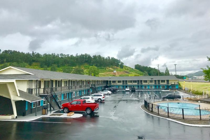 Rosewood Inn & Suites Roseburg Exteriér fotografie